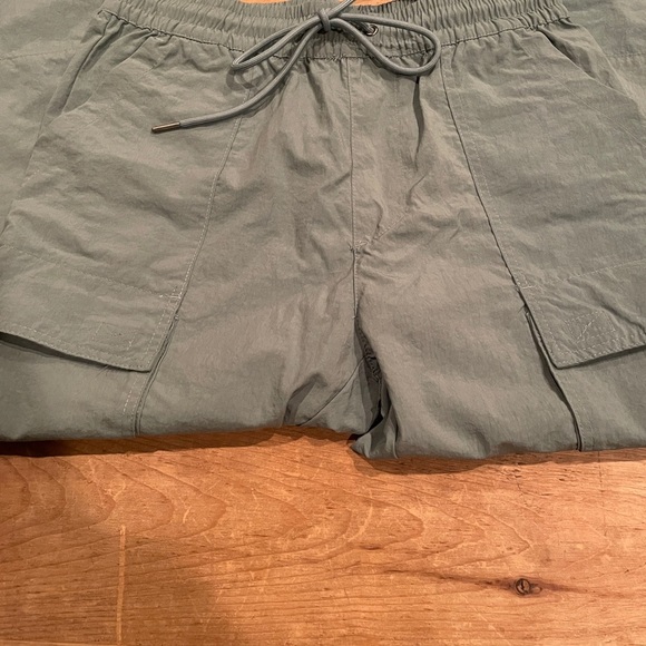 PacSun Women Relaxed Cargo Hiking campcore gorpcore outdoorsy SM - Picture 2 of 12